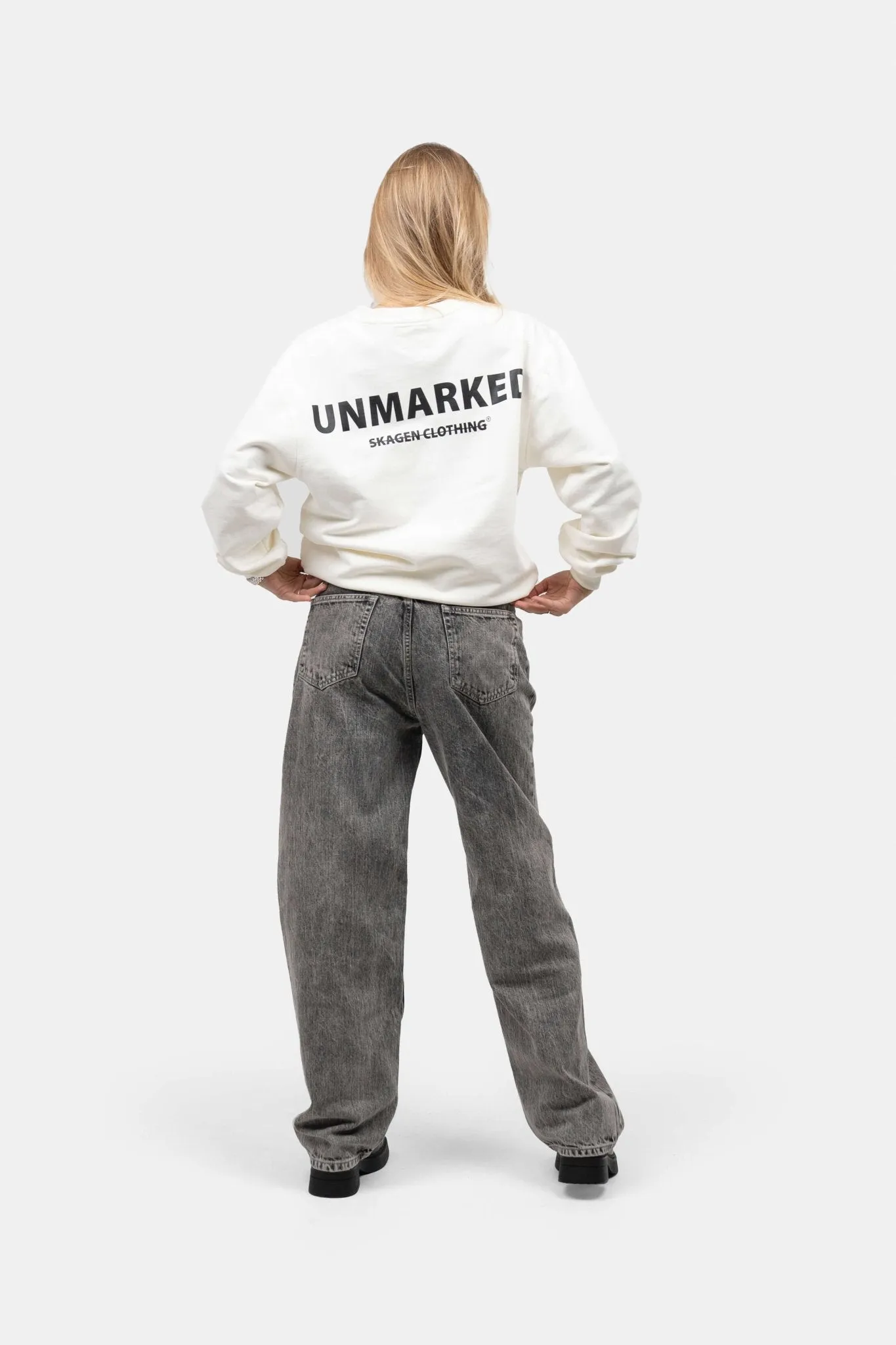 UNMARKED Sweatshirt White